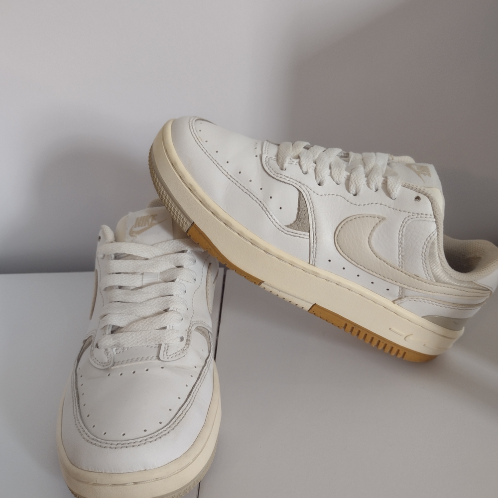 Nike Gamma Force Women's Sneakers White Leather Size 6.5